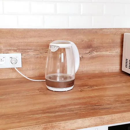 Les Darons Du Mont-saint-michel 14 People Pontorson